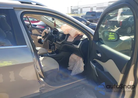 2018 Jeep Cherokee Latitude Fwd из США, поврежденный, VIN 1C4PJLCB2JD573390